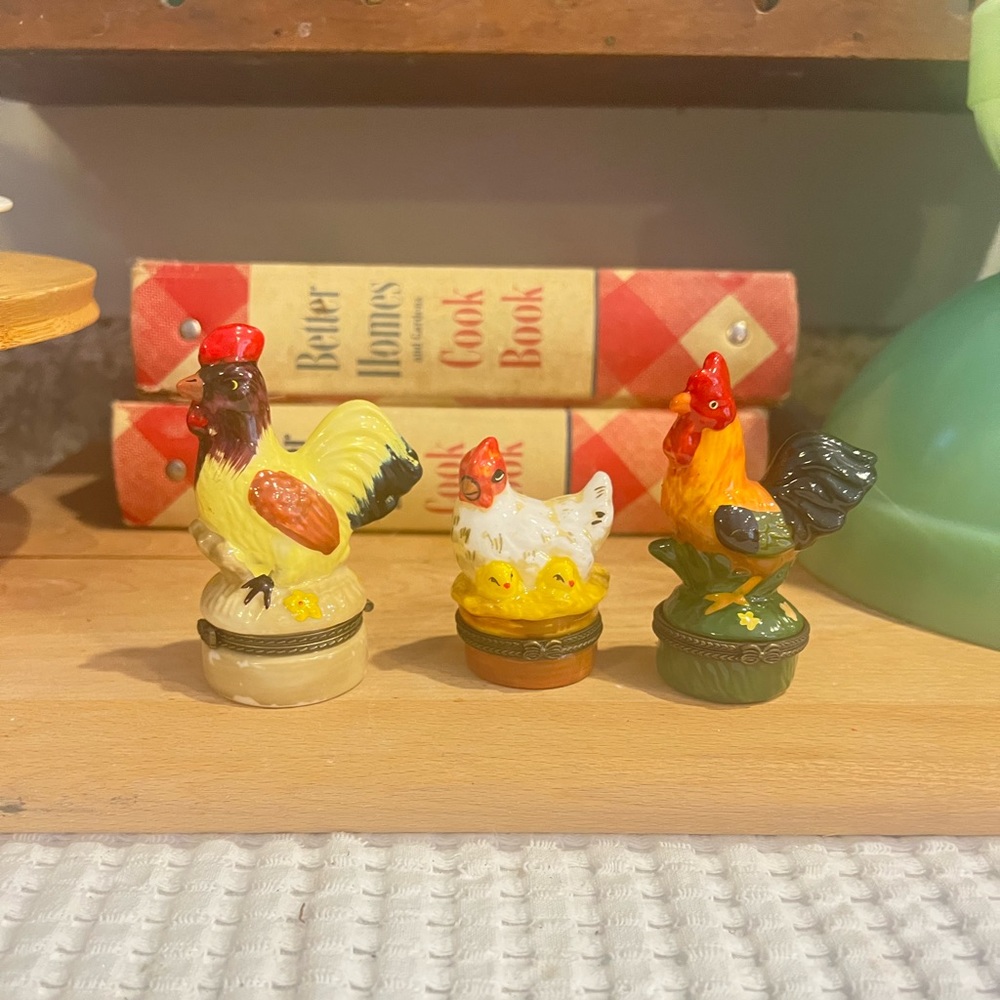 Vintage mini trinket boxes rooster chicken porcelain decor